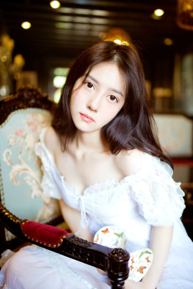 爱情有若佛家的禅---不可说，不可说，一说就是错[lizhigushicom]。婚姻和爱情的模式在世界有千万种，我的看法：女人是一架钢琴，遇到一位名家来弹，奏出来的是一支名曲。如果是一个普通人来弹，也许会奏出一条流行曲，要是碰上了不会弹琴的人，恐怕就不成歌了。
